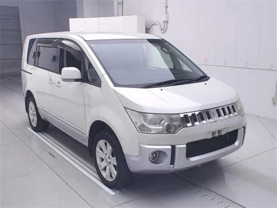 Mitsubishi DELICA D5