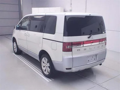 Mitsubishi DELICA D5