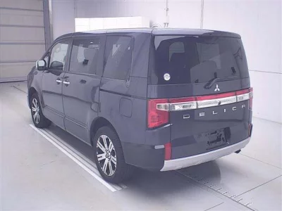 Mitsubishi DELICA D5
