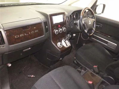 Mitsubishi DELICA D5