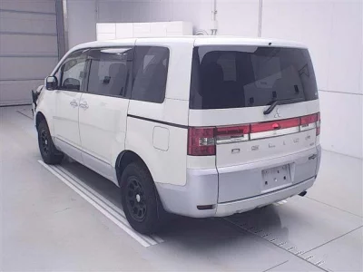 Mitsubishi DELICA D5