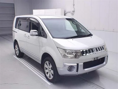 Mitsubishi DELICA D5