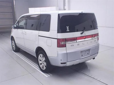 Mitsubishi DELICA D5