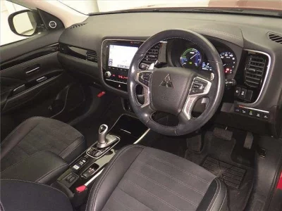 Mitsubishi OUTLANDER PHEV