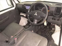 Mitsubishi MINICAB VAN лот № 70061 оценка 3.5  с аукциона в Японии 2