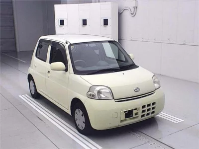Daihatsu Esse