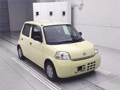 Daihatsu Esse