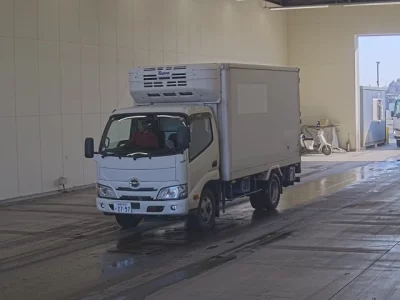 Hino DUTRO  с аукциона в Японии