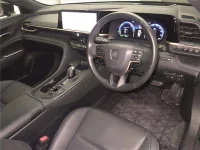 Toyota CROWN CROSSOVER лот № 60285 оценка R  с аукциона в Японии 2