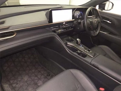 Toyota CROWN CROSSOVER