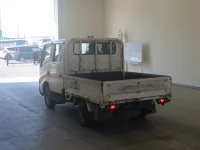 Toyota DYNA лот № 1581 оценка 3  с аукциона в Японии 1