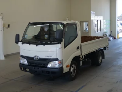 Toyota DYNA  с аукциона в Японии