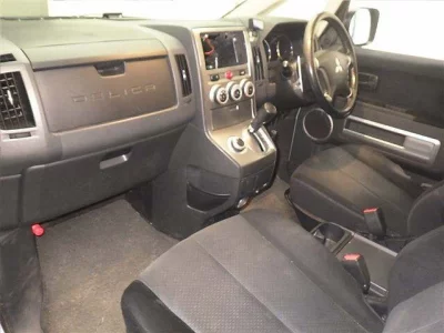 Mitsubishi DELICA D5