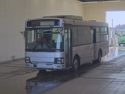 Isuzu BUS