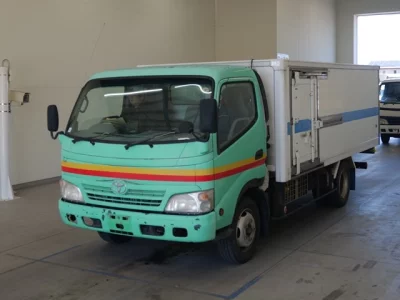 Toyota DYNA  с аукциона в Японии