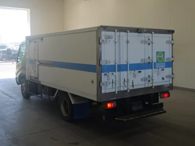 Toyota DYNA  с аукциона в Японии