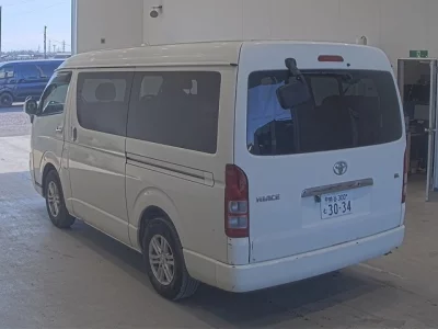 Toyota HIACE  с аукциона в Японии
