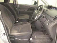 Toyota NOAH лот № 70332 оценка 3.5  с аукциона в Японии 4