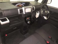 Toyota PIXIS MEGA лот № 70329 оценка 3.5  с аукциона в Японии 3