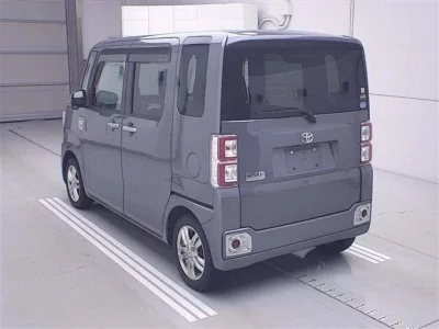 Toyota PIXIS MEGA