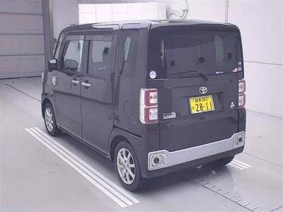 Toyota PIXIS MEGA