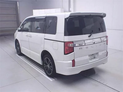Mitsubishi DELICA D5