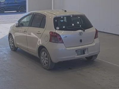 Toyota VITZ  с аукциона в Японии