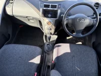 Toyota VITZ лот № 20065 оценка 3.5  с аукциона в Японии 3