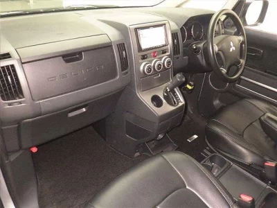 Mitsubishi DELICA D5