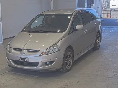 Mitsubishi GRANDIS