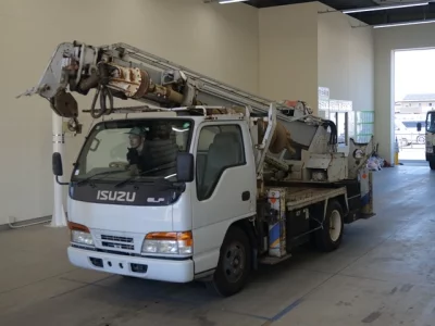 Isuzu ELF
