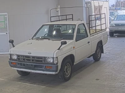Nissan TRUCK