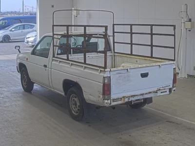 Nissan TRUCK