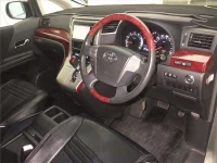 Toyota ALPHARD лот № 60367 оценка 4  с аукциона в Японии 2