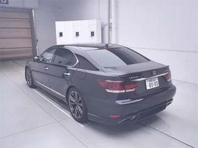 Lexus LS