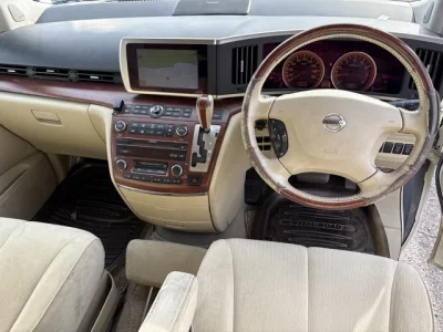 Nissan ELGRAND  с аукциона в Японии