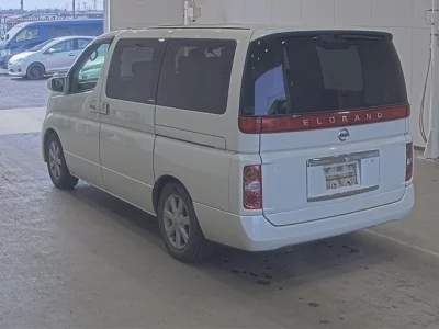 Nissan ELGRAND  с аукциона в Японии