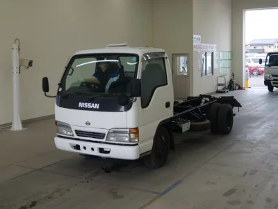 Nissan TRUCK