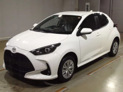 Toyota YARIS  с аукциона в Японии
