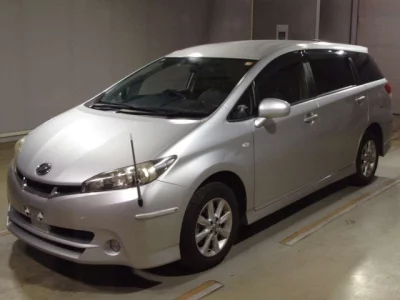 Toyota WISH  с аукциона в Японии