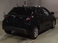 Toyota YARIS лот № 2202 оценка 3.5  с аукциона в Японии 1