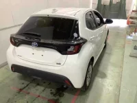 Toyota YARIS лот № 7034 оценка 4  с аукциона в Японии 1