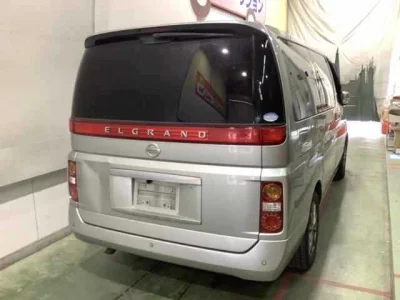 Nissan ELGRAND  с аукциона в Японии