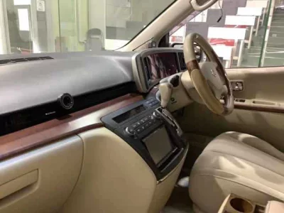 Nissan ELGRAND  с аукциона в Японии