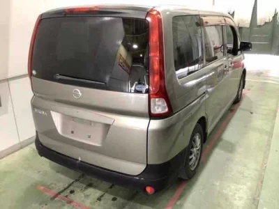 Nissan SERENA  с аукциона в Японии
