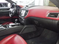 Maserati GHIBLI лот № 369 оценка 4  с аукциона в Японии 2