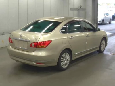 Nissan SYLPHY  с аукциона в Японии
