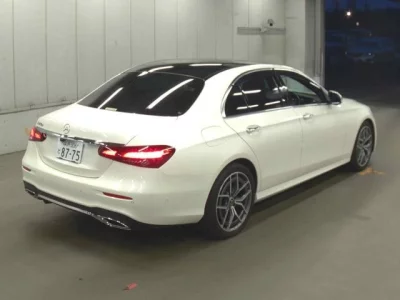 Mercedes-Benz E CLASS  с аукциона в Японии