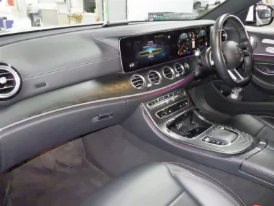 Mercedes-Benz E CLASS  с аукциона в Японии
