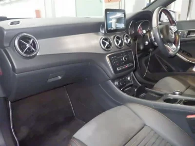 Mercedes-Benz CLA CLASS